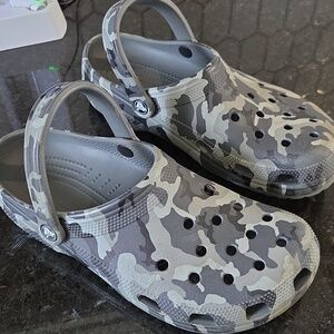 Camoflage CROCS Mens Size 9